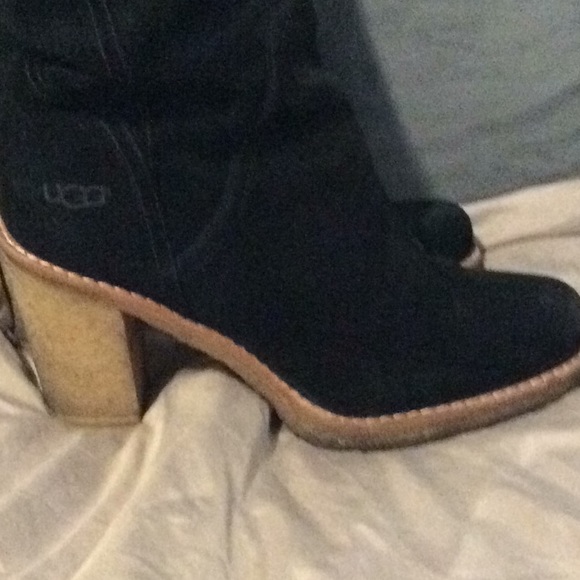 Suede Uggs - Picture 5 of 7